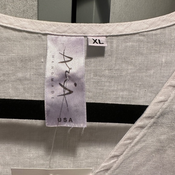 Women’s White Linen Tunic - Picture 3 of 4